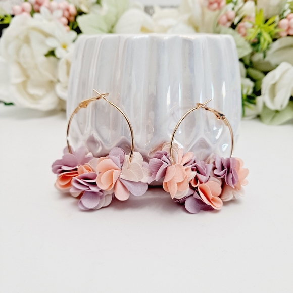 💖 2/$30 Gold tone floral Hoop pink fabric pastel Petals big Earrings - Picture 9 of 16